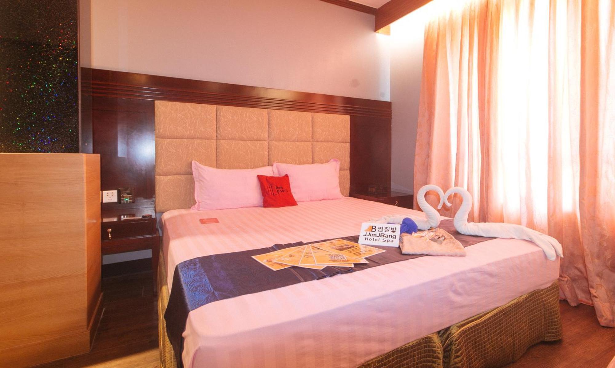 Reddoorz Premium At Jjimjbang Hotel Spa 马尼拉 外观 照片